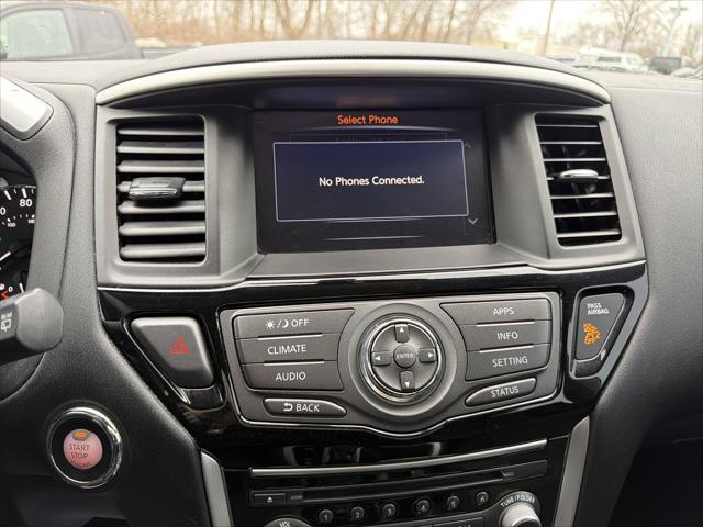 2017 Nissan Pathfinder SV