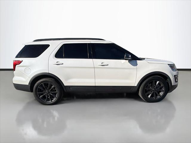 2017 Ford Explorer XLT 2017 Ford Explorer XLT