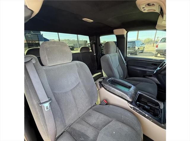 2004 Chevrolet Silverado 2500 LS