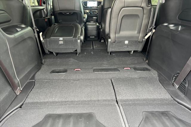 2026 Chrysler Pacifica Select AWD