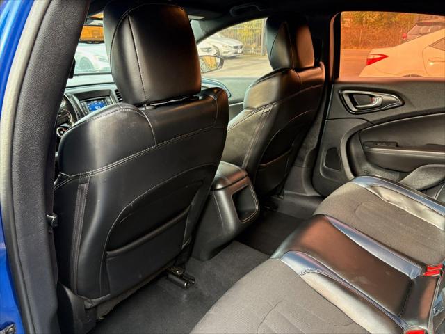 2015 Chrysler 200 S