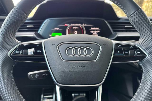 2024 Audi e-tron Prestige quattro