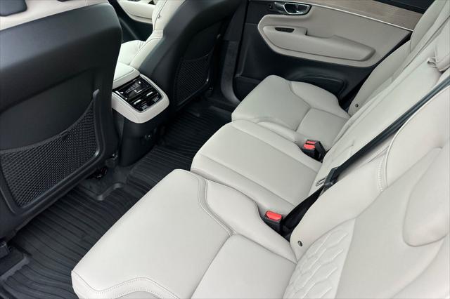 2026 Volvo XC90 Core, B5 AWD Gas (mild hybrid), Gasoline, Bright, 7 Seats