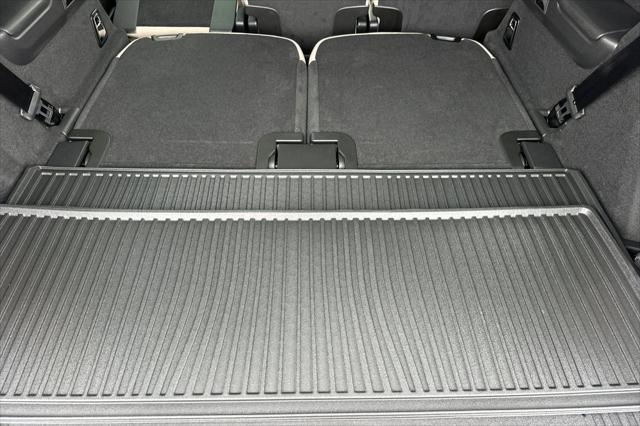 2026 Volvo XC90 Core, B5 AWD Gas (mild hybrid), Gasoline, Bright, 7 Seats