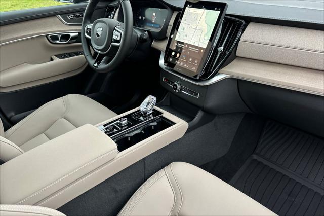 2026 Volvo XC90 Core, B5 AWD Gas (mild hybrid), Gasoline, Bright, 7 Seats