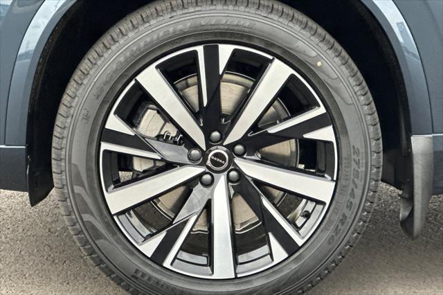 2026 Volvo XC90 Core, B5 AWD Gas (mild hybrid), Gasoline, Bright, 7 Seats