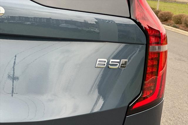 2026 Volvo XC90 Core, B5 AWD Gas (mild hybrid), Gasoline, Bright, 7 Seats