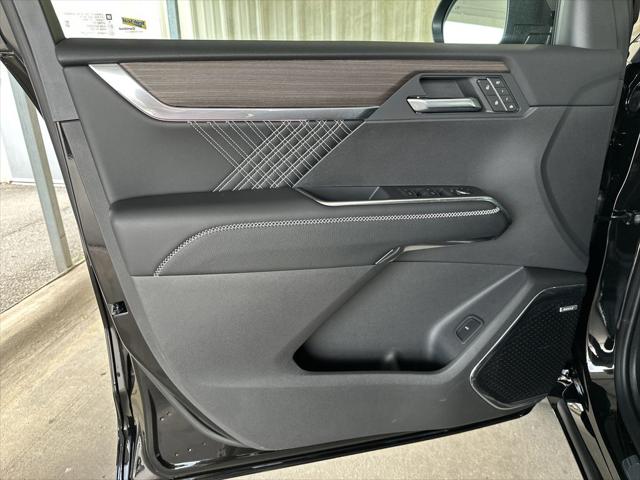 2026 GMC Acadia Denali FWD