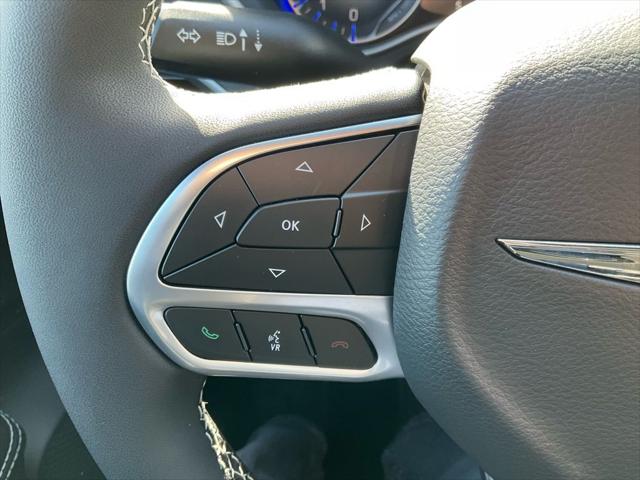 2026 Chrysler Pacifica Select AWD