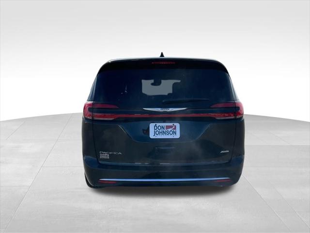 2026 Chrysler Pacifica Select AWD