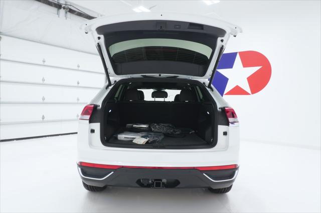 2026 Volkswagen Atlas Cross Sport SE with Technology