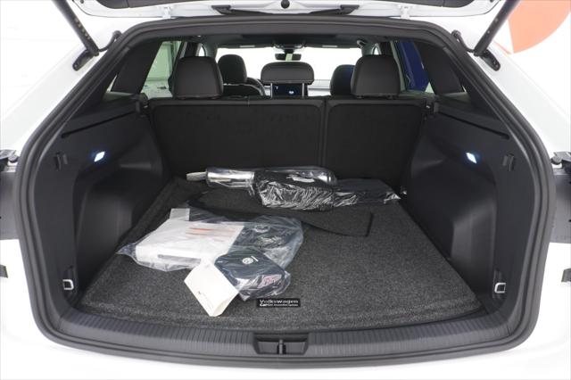 2026 Volkswagen Atlas Cross Sport SE with Technology