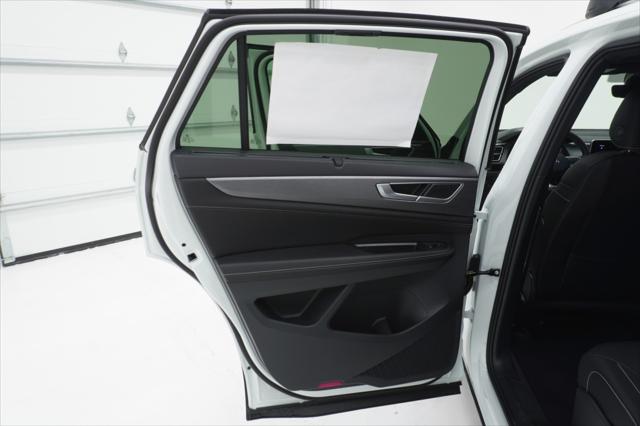 2026 Volkswagen Atlas Cross Sport SE with Technology