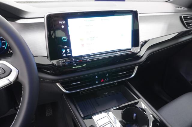 2026 Volkswagen Atlas Cross Sport SE with Technology