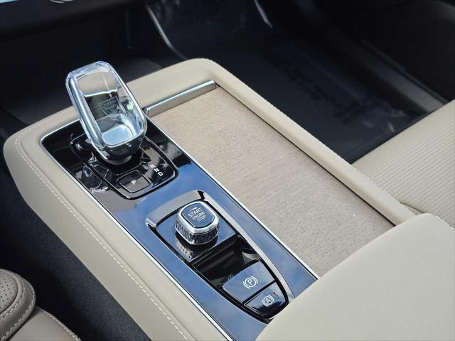 2026 Volvo XC90 Plug-In Hybrid Ultra, T8 AWD, Electric/Gasoline, Bright, 6 Seats