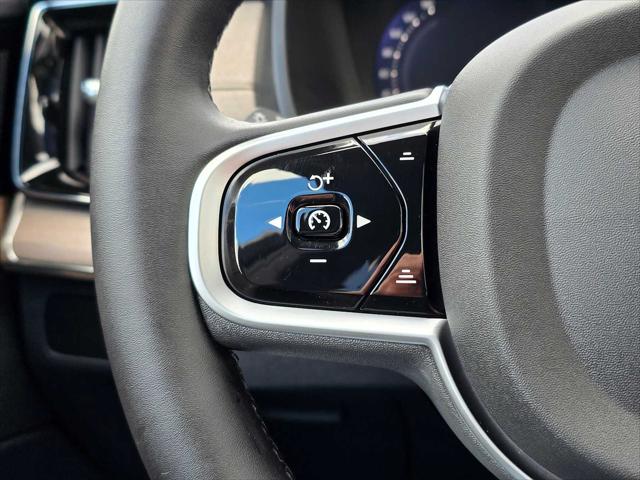 2026 Volvo XC90 Plug-In Hybrid Ultra, T8 AWD, Electric/Gasoline, Bright, 6 Seats