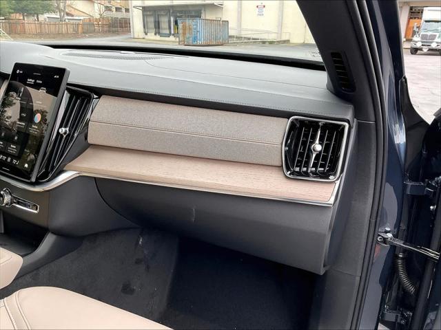 2026 Volvo XC90 Plus, B6 AWD Gas (mild hybrid), Gasoline, Bright, 7 Seats