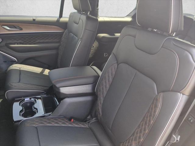2026 Jeep Grand Cherokee Summit 4x4