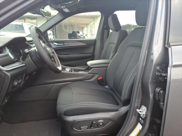 2026 Jeep Grand Cherokee Altitude 4x2