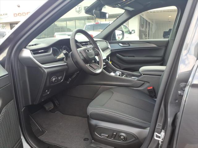 2026 Jeep Grand Cherokee Altitude 4x2
