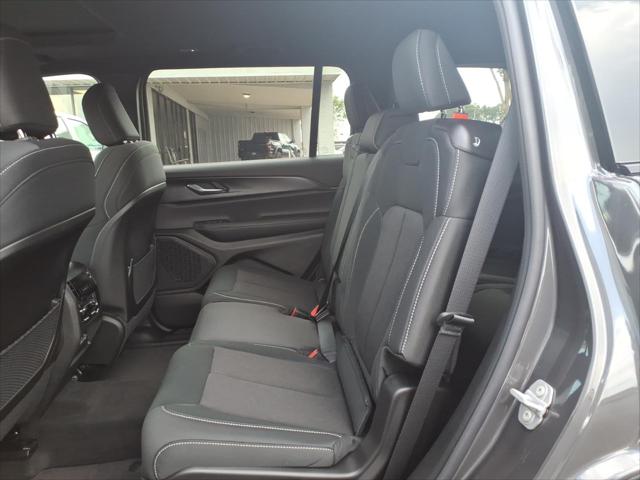 2026 Jeep Grand Cherokee Altitude 4x2