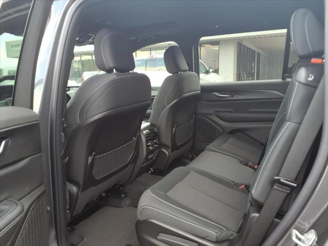 2026 Jeep Grand Cherokee Altitude 4x2