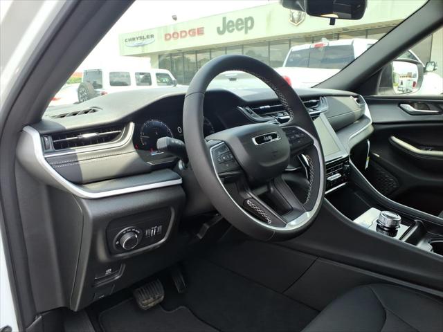 2026 Jeep Grand Cherokee Altitude 4x2