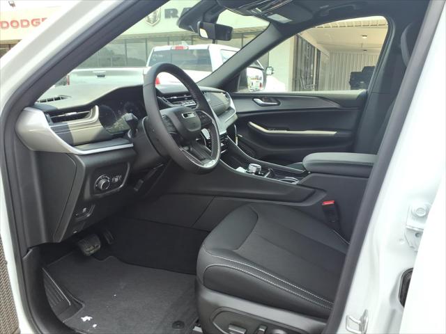 2026 Jeep Grand Cherokee Altitude 4x2