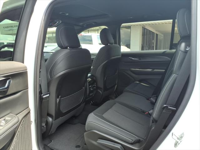 2026 Jeep Grand Cherokee Altitude 4x2