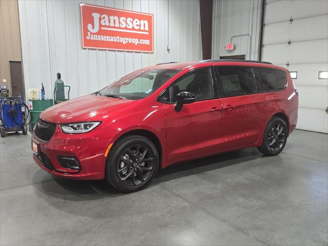 2026 Chrysler Pacifica PACIFICA SELECT AWD