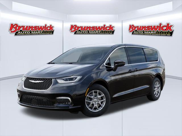 2026 Chrysler Pacifica Select for sale in Brunswick, OH