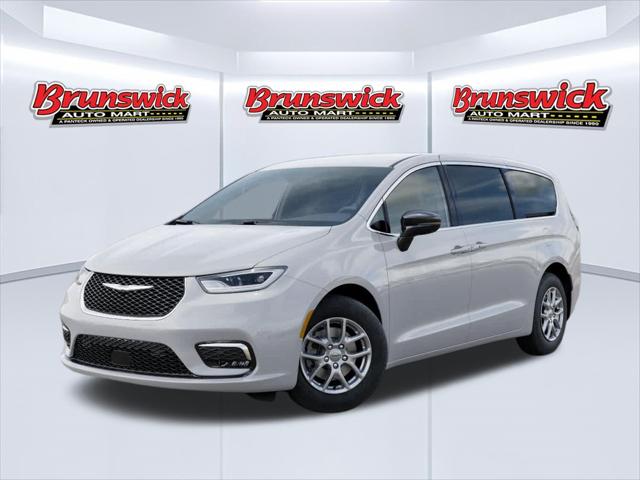 2026 Chrysler Pacifica Select for sale in Brunswick, OH
