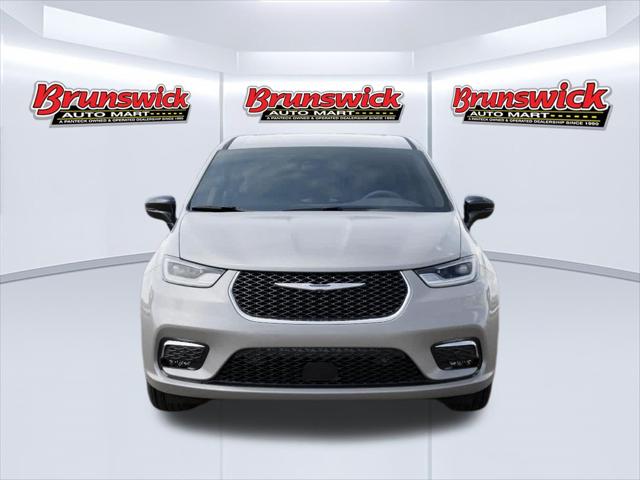 2026 Chrysler Pacifica Select AWD