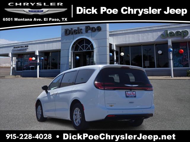 2026 Chrysler Pacifica Select
