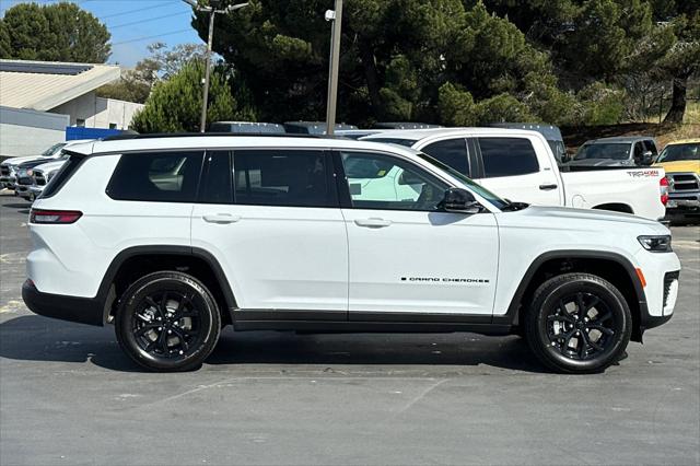 2026 Jeep Grand Cherokee L GRAND CHEROKEE L LAREDO ALTITUDE 4X4