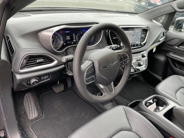 2026 Chrysler Pacifica Select AWD
