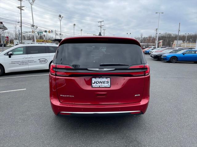 2026 Chrysler Pacifica Select AWD