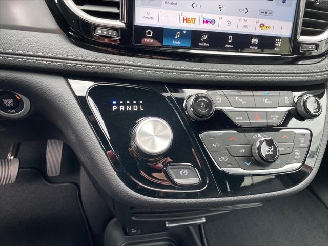 2026 Chrysler Pacifica Select AWD