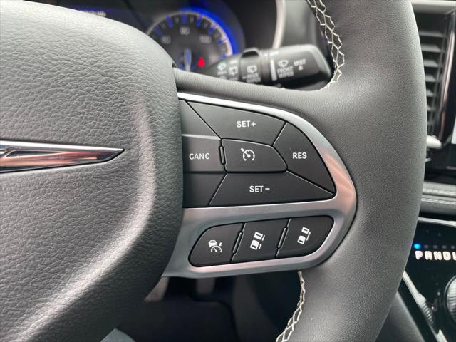 2026 Chrysler Pacifica Select AWD
