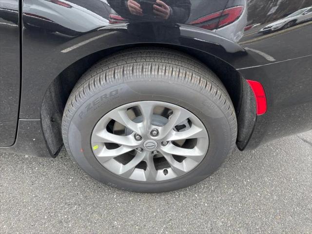 2026 Chrysler Pacifica Limited AWD