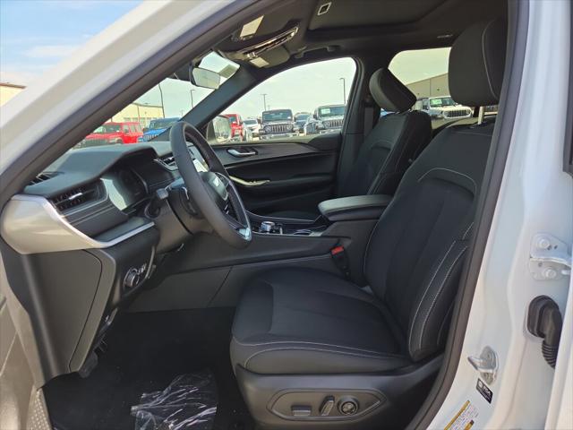 2026 Jeep Grand Cherokee Altitude 4x2