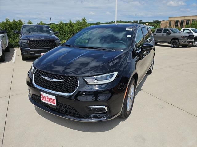 2026 Chrysler Pacifica Select AWD for sale in Urbandale, IA