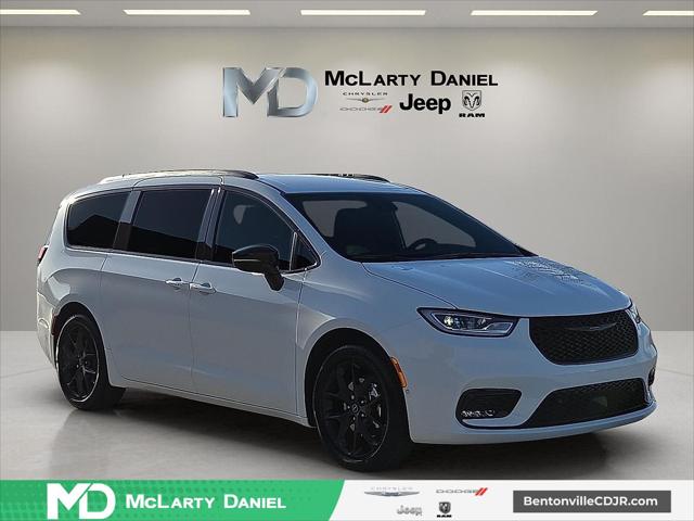 2026 Chrysler Pacifica Select for sale in Bentonville, AR