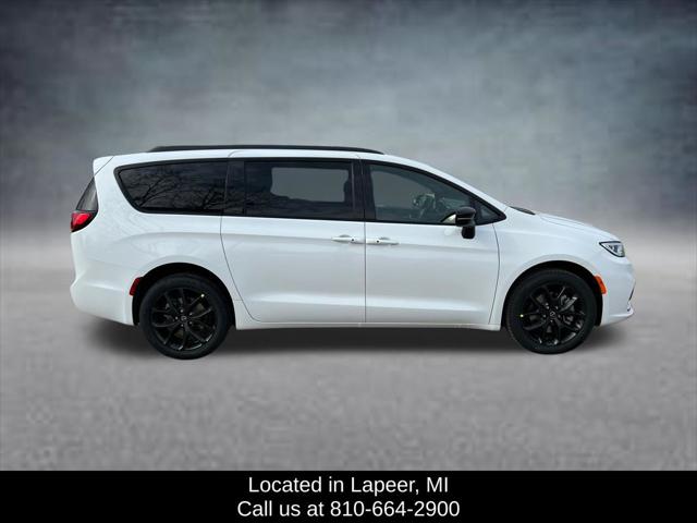 2026 Chrysler Pacifica PACIFICA SELECT AWD