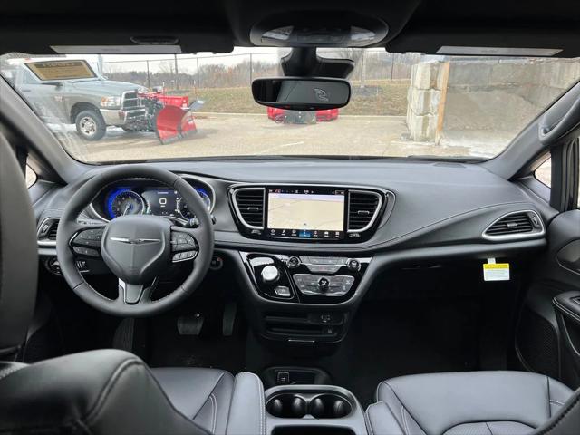 2026 Chrysler Pacifica Select AWD
