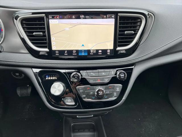 2026 Chrysler Pacifica Select AWD