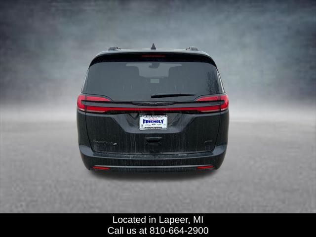 2026 Chrysler Pacifica Select AWD