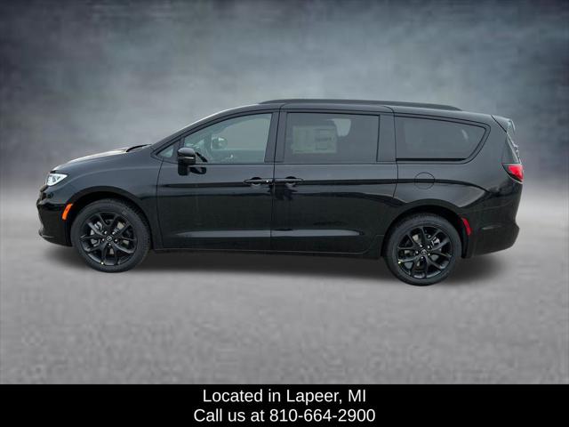 2026 Chrysler Pacifica Select AWD