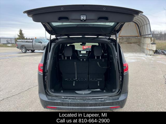 2026 Chrysler Pacifica Select AWD