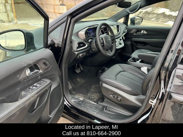 2026 Chrysler Pacifica Select AWD